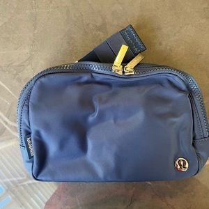 Lululemon Belt Bag Large 2L NWT blue new